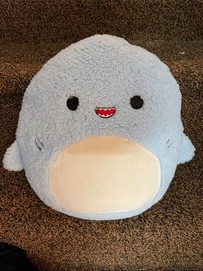 DAVIE 12inch NWT FUZZ A MALLOW SQUISHMALLOW